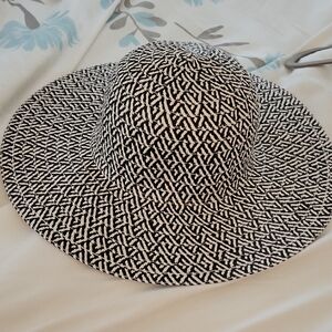 Black and White Patterned Women's Sun Hat